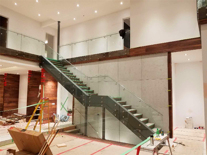 GLASS GUARDRAIL