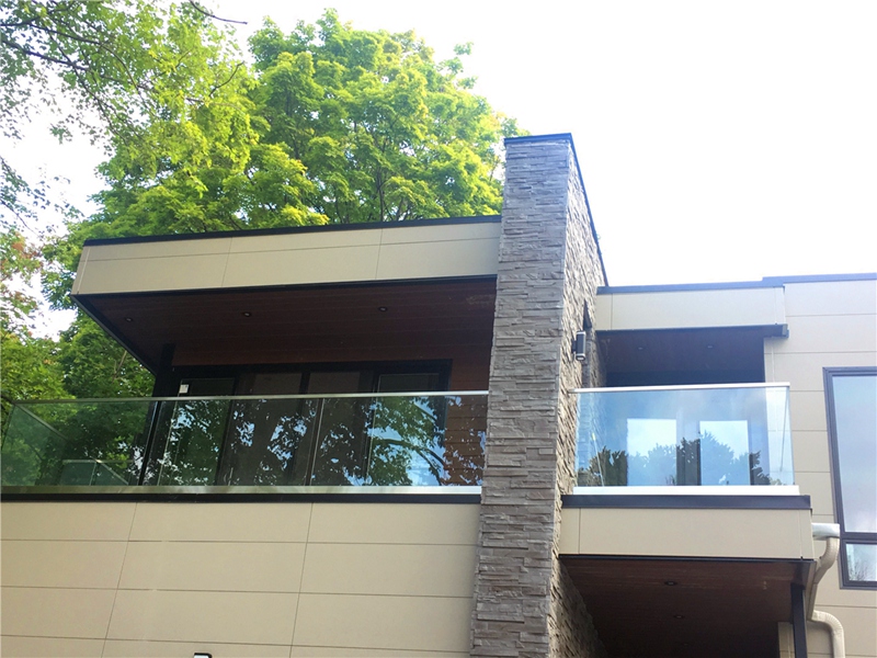 GLASS GUARDRAIL