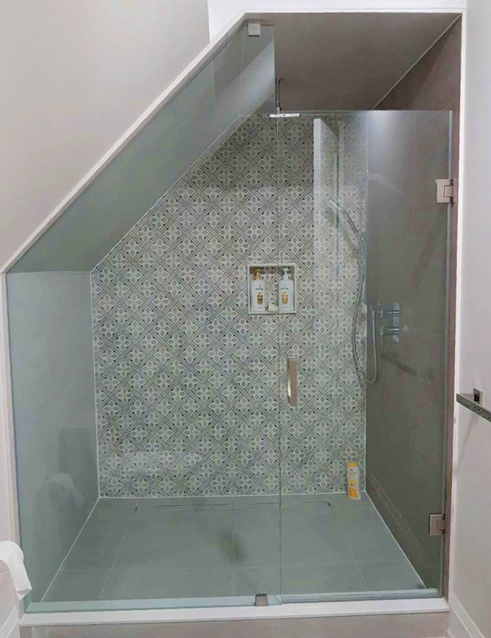 GLASS SHOWER ENCLOSURE