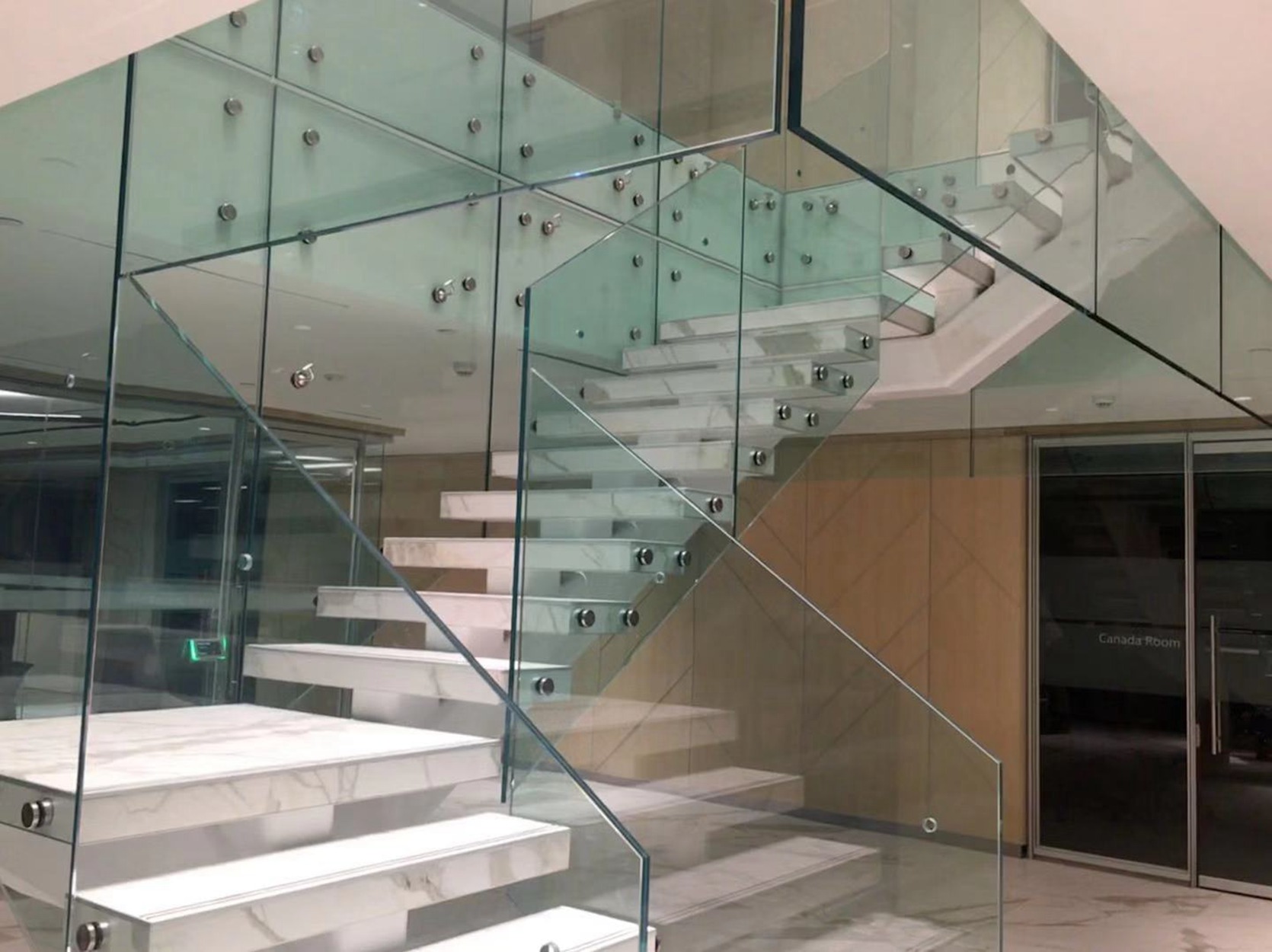 GLASS GUARDRAIL	