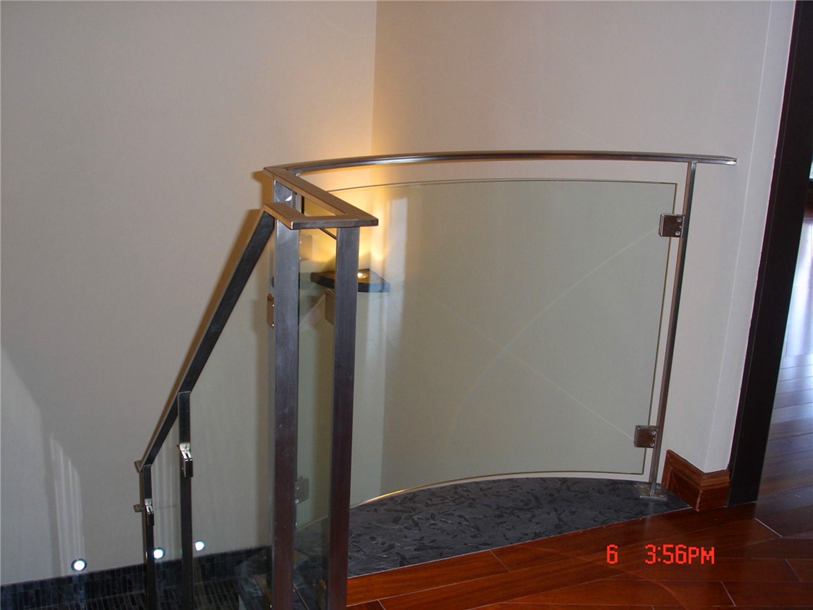 SS Frame with Glass