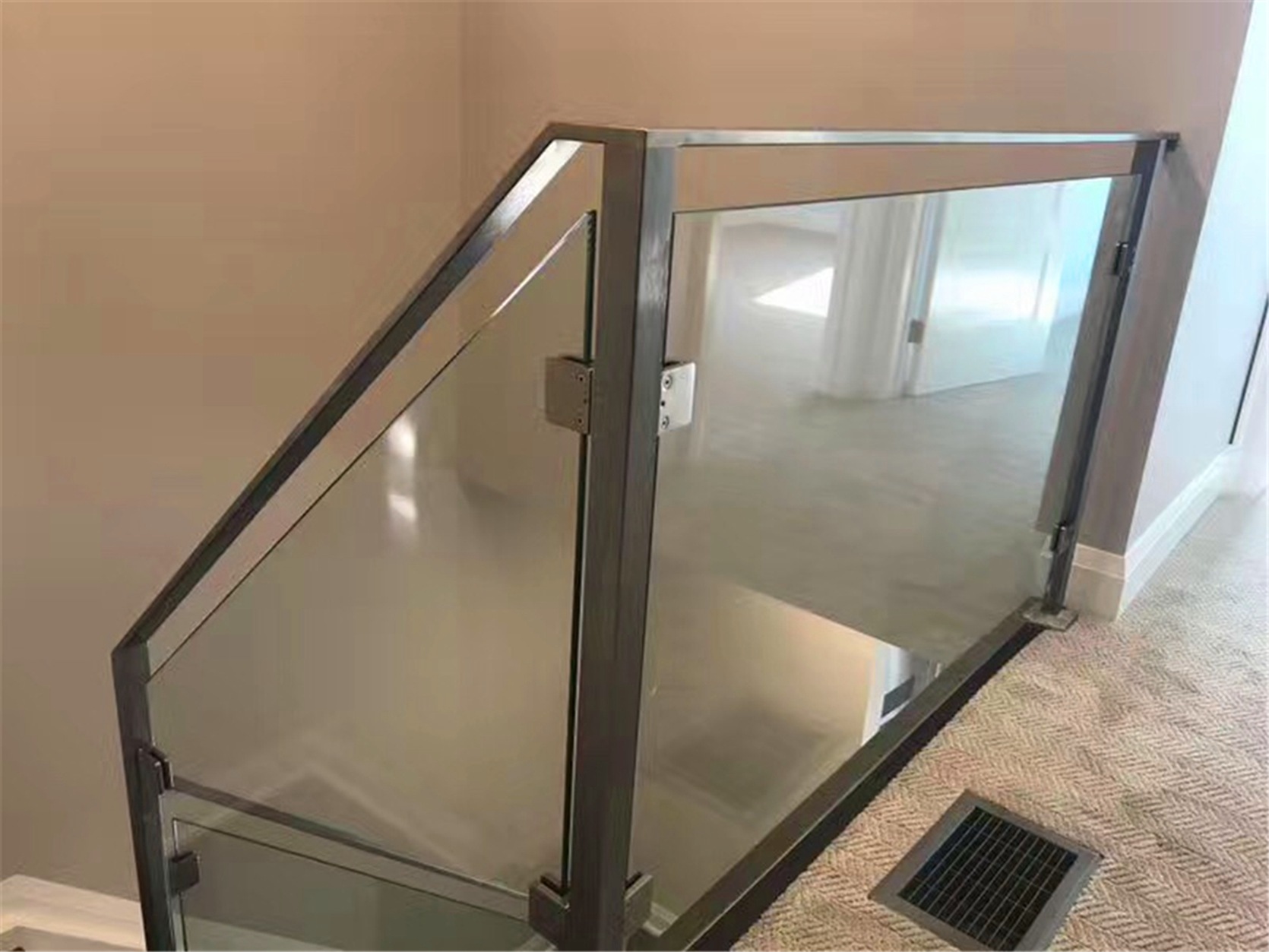 SS Frame with Glass