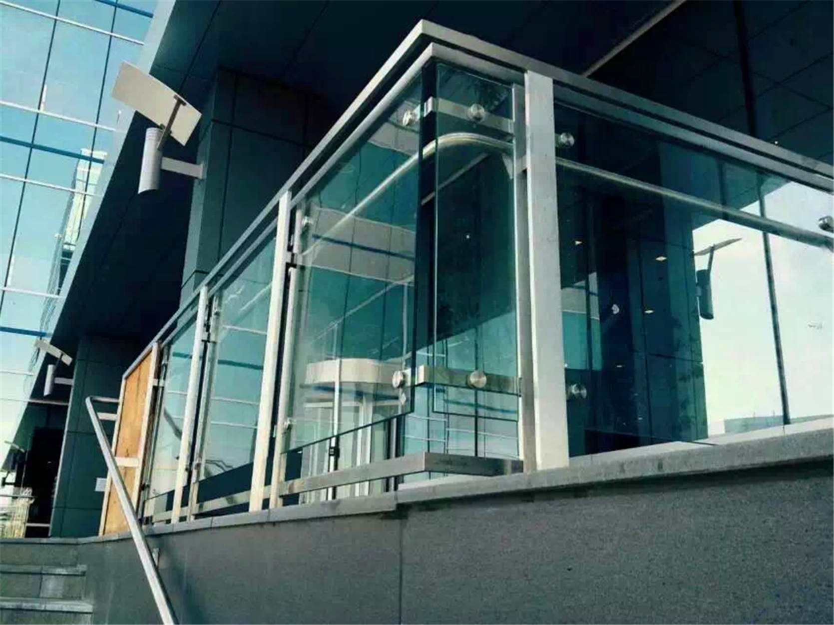SS Frame with Glass