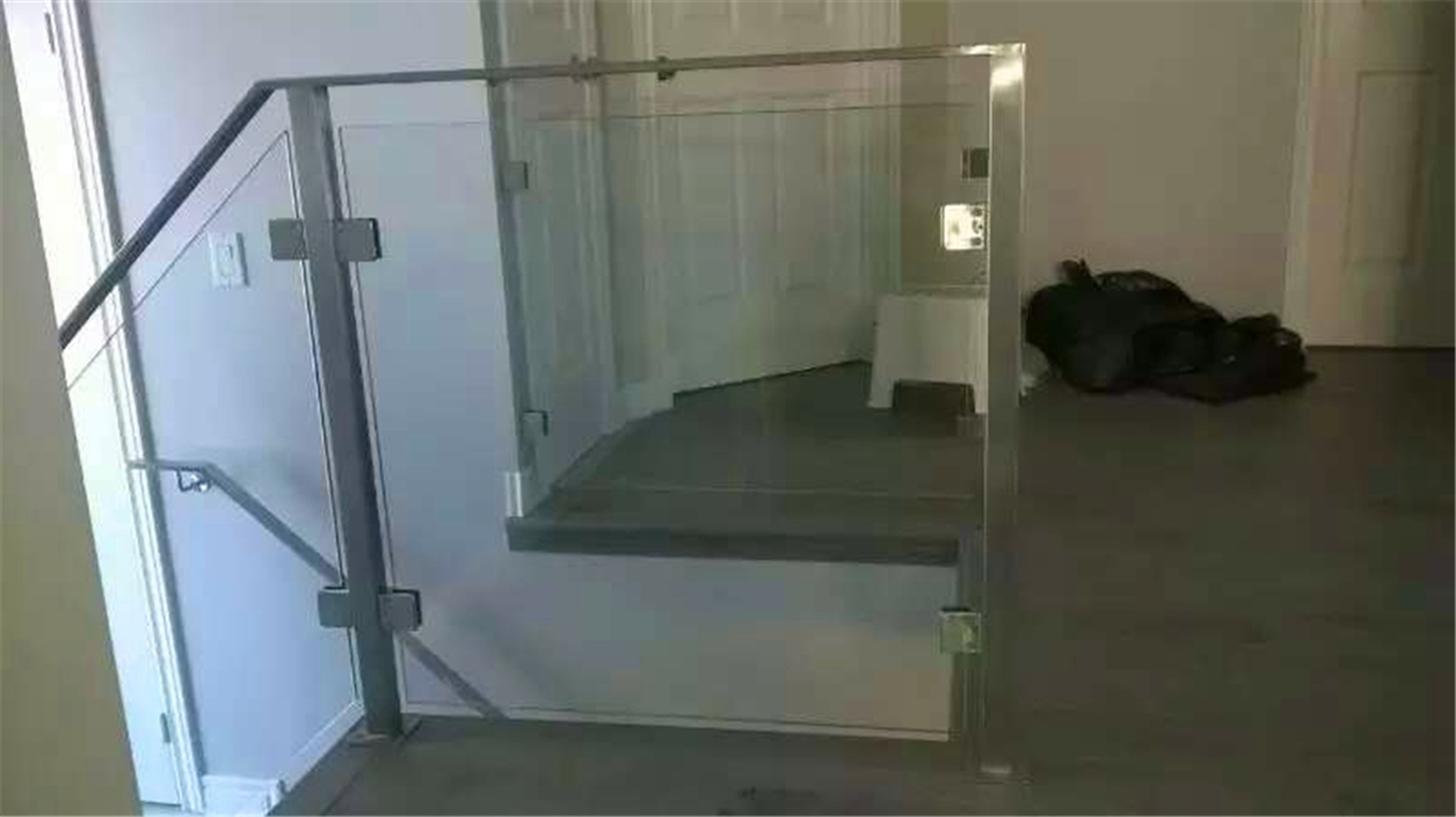SS Frame with Glass