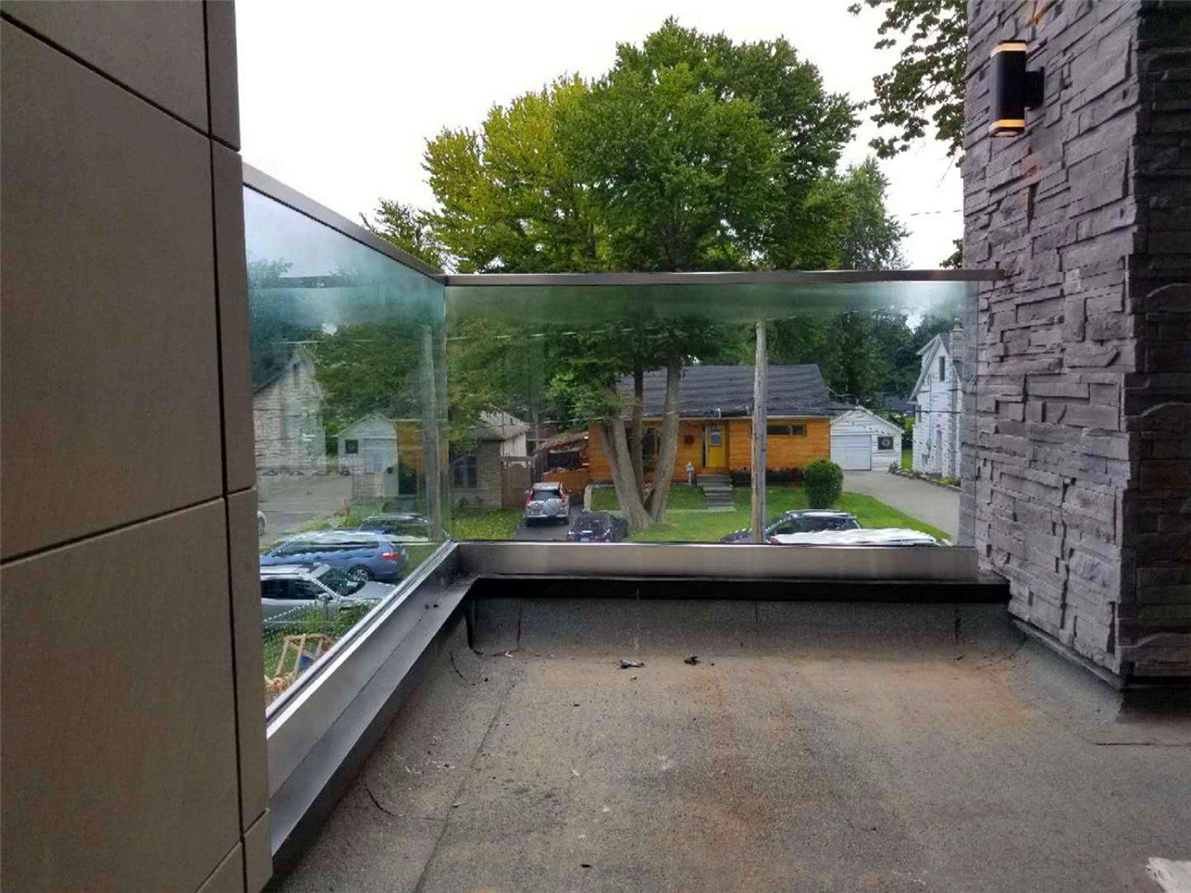 Glass Shoe Guardrail