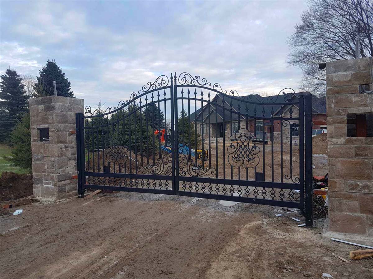  Iron Gate