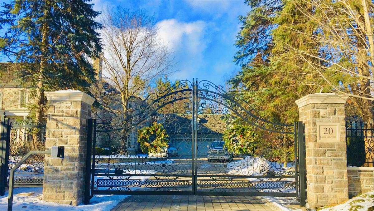  Iron Gate