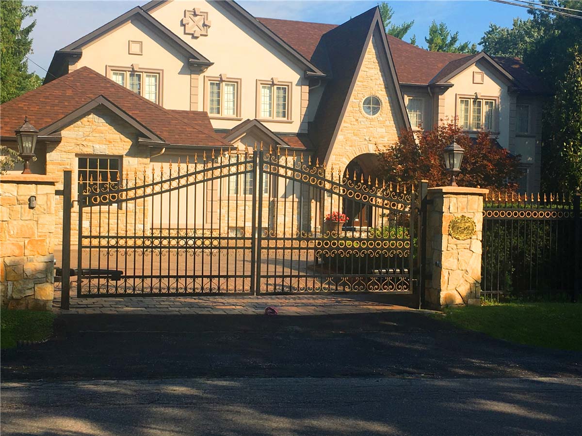  Iron Gate